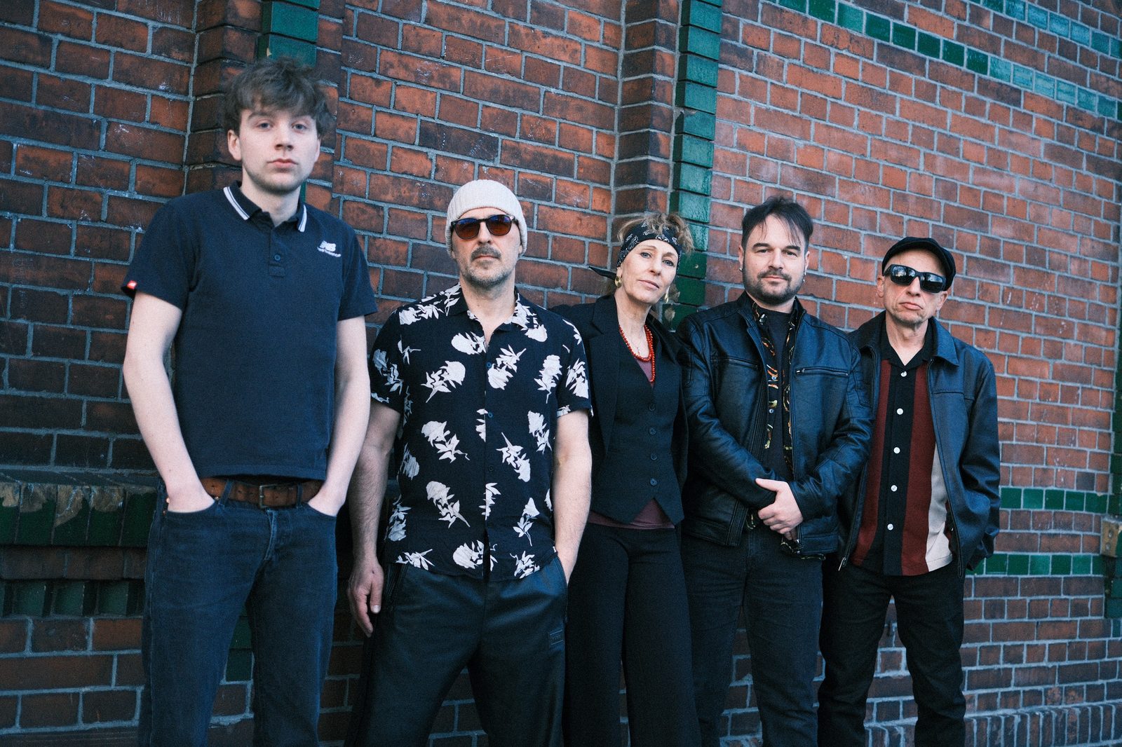 Street Shake – die Band vor einer Berliner Backsteinwand